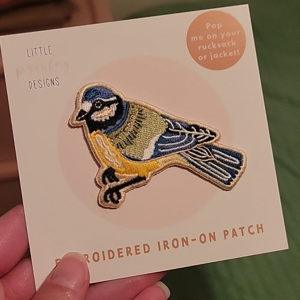 2 Iron on patches - Picture 3 of 3